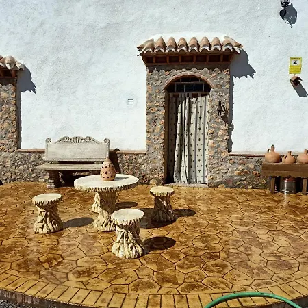 Cuevas Cortijo Gachas בית נופש